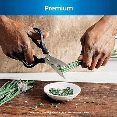 Ninja K52015 Foodi NeverDull 15 Piece Premium Knife System, Wood Series Block, German Stainless Steel, with Built-in Sharpener, Stainless Steel/Walnut (15pc Set - Wood)